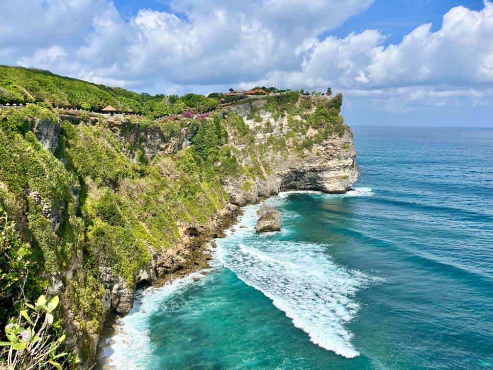 cliff in uluwatu