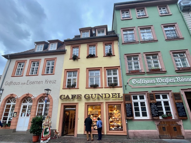 Cafe Gundal store front