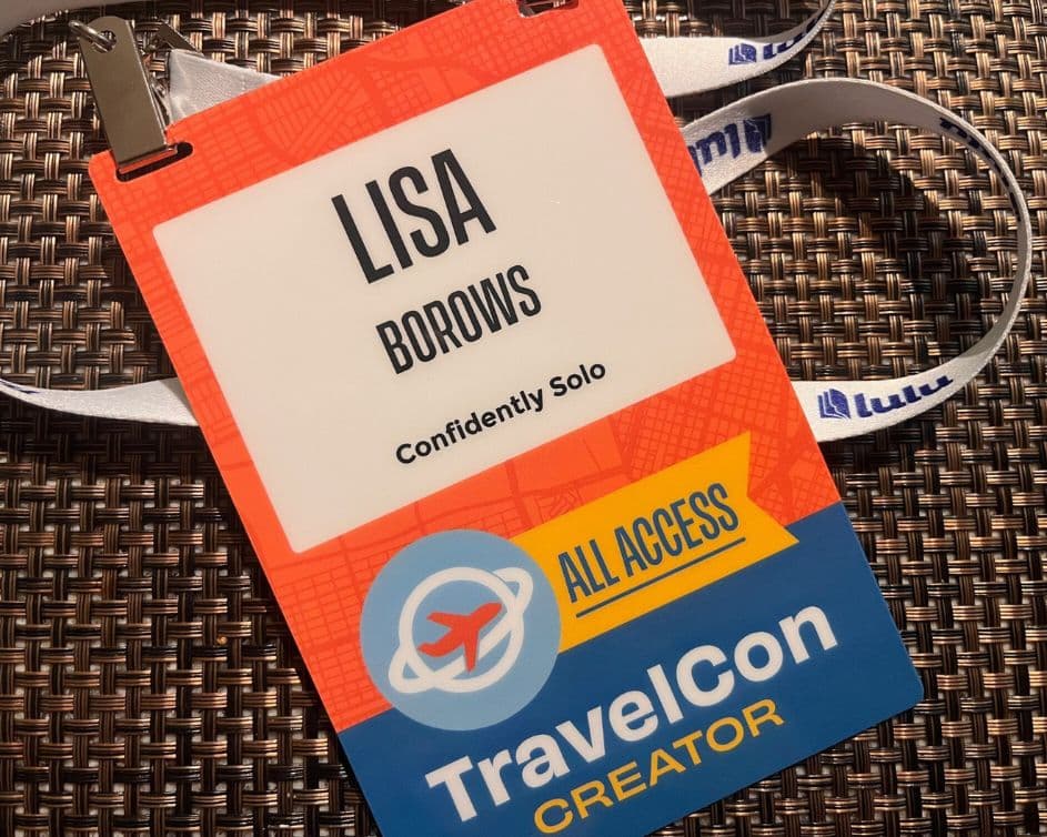 The lounge was in a separate room at the convention center and was easy to access throughout the day. It was a banquet sized room filled with round tables and chairs and there was always food and beverage. I popped in there quite frequently to grab some coffee and a bite to eat or just to decompress from all the people-ing. There were things like fruit, muffins, and yogurt in the morning and sweet and savory snacks in the afternoon. Of course, coffee, tea, and water were available all day.