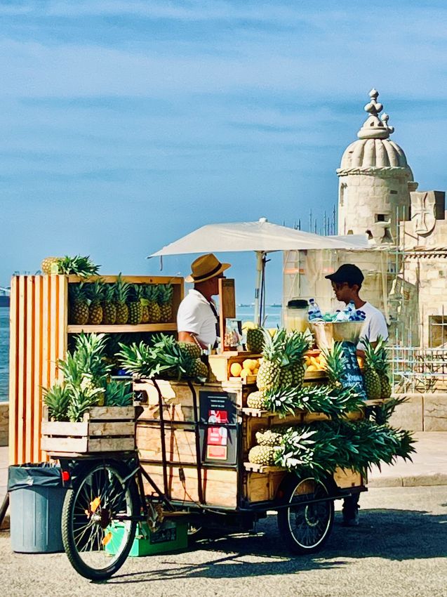 Drink vendor at Belem Tower