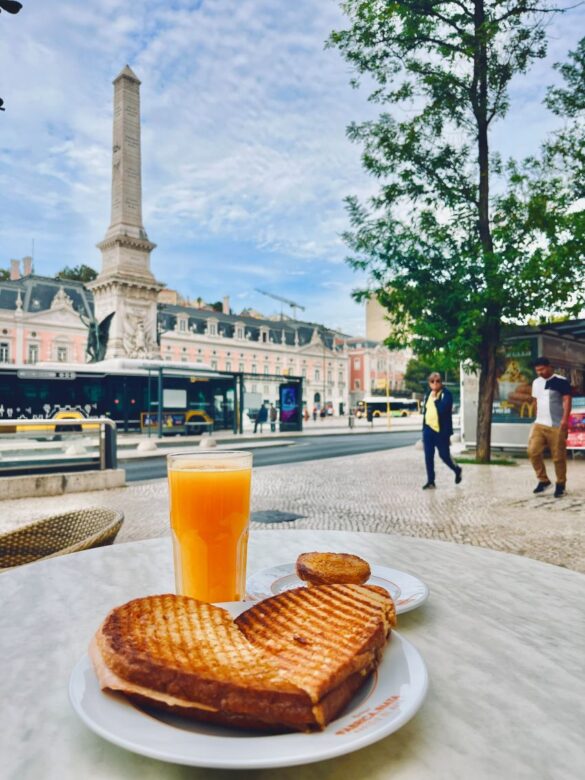 toastie and orange juice