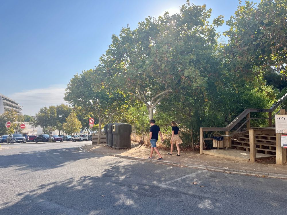 Parking lot at Praia de Dona Ana beach